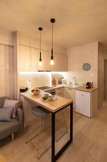Apo-Zachari Elegant Apartment Larissa Exterior foto